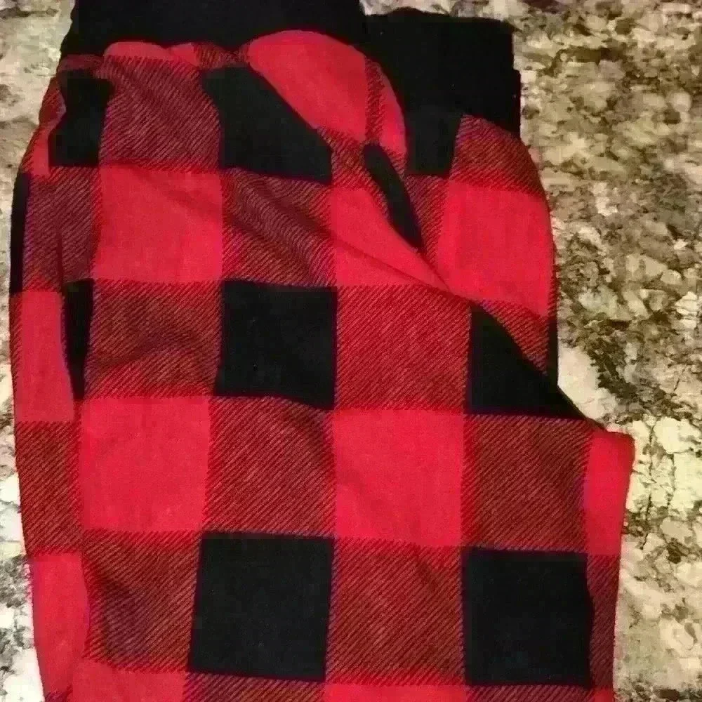 Christmas pajamas black white red plaid size extra small